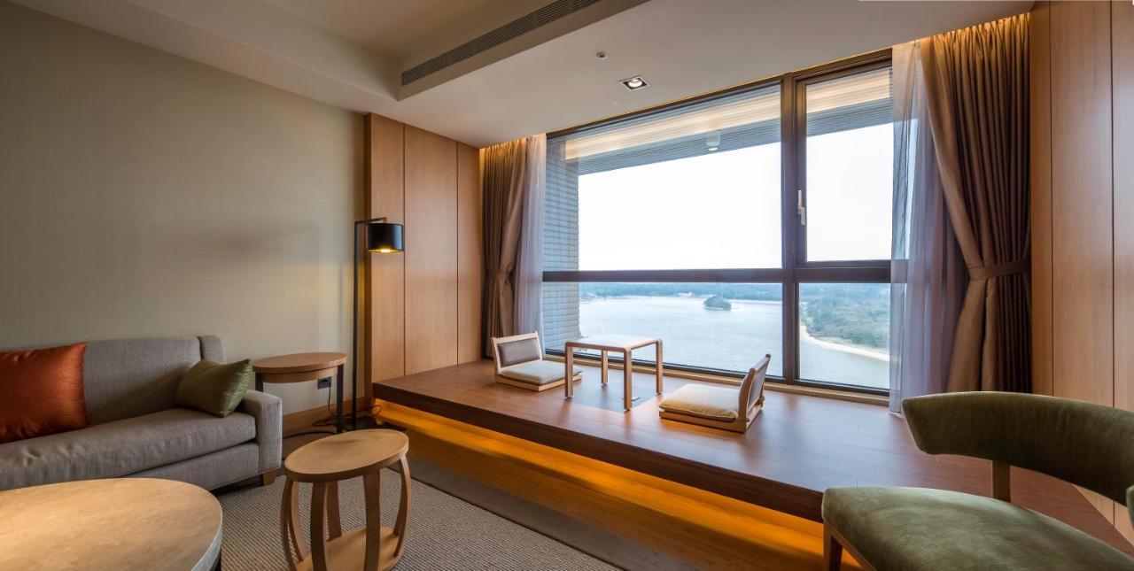 Golden Lake Hotel Jinhu Exterior photo
